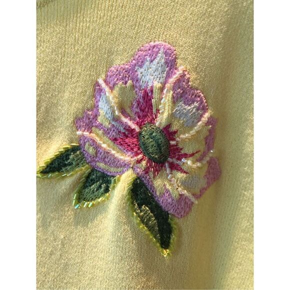 Studio 1 Women’s Yellow Button Up Cardigan Sweater with Embroidered Flower Size - Picture 5 of 8
